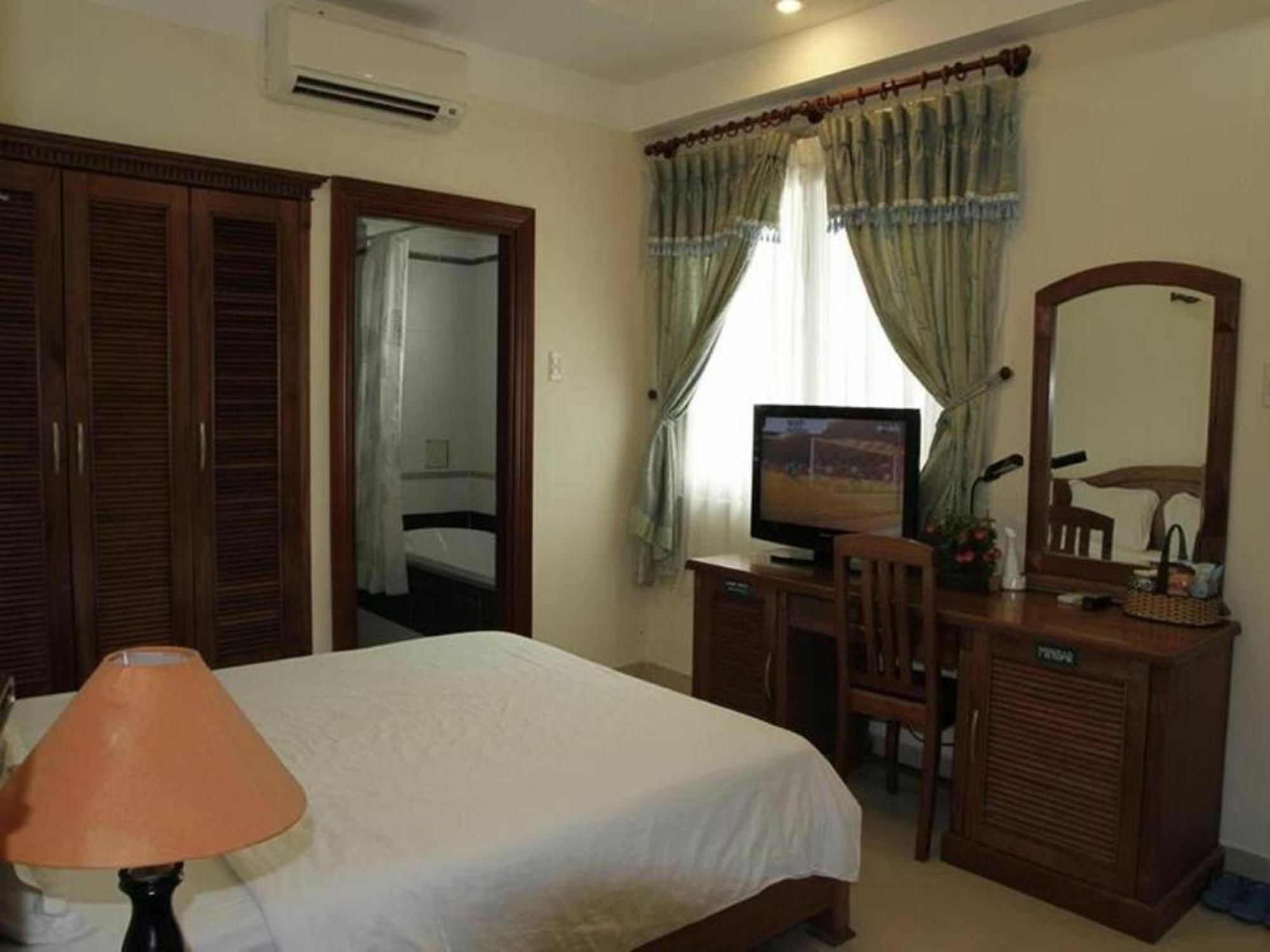 Khách sạn Phú An 2*
